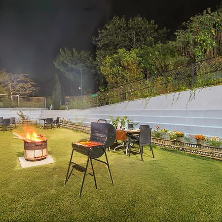 La Nicholas Lake View By Summit Hotels Shillong Buitenkant foto