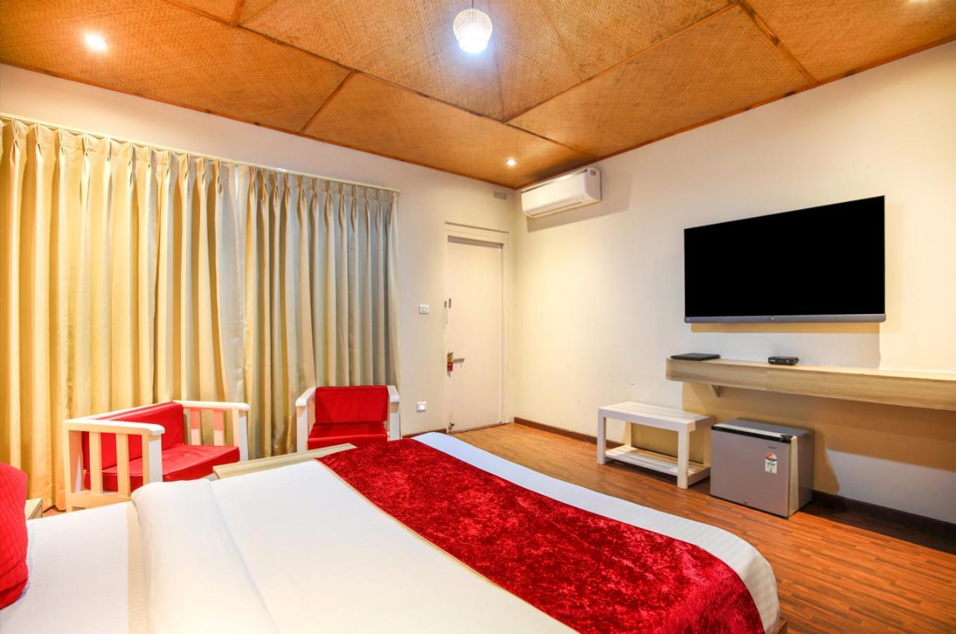 La Nicholas Lake View By Summit Hotels Shillong Buitenkant foto