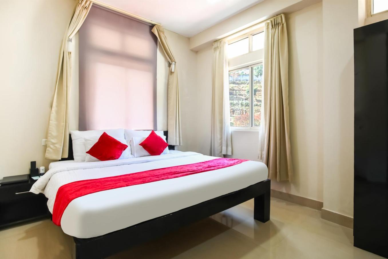 La Nicholas Lake View By Summit Hotels Shillong Buitenkant foto