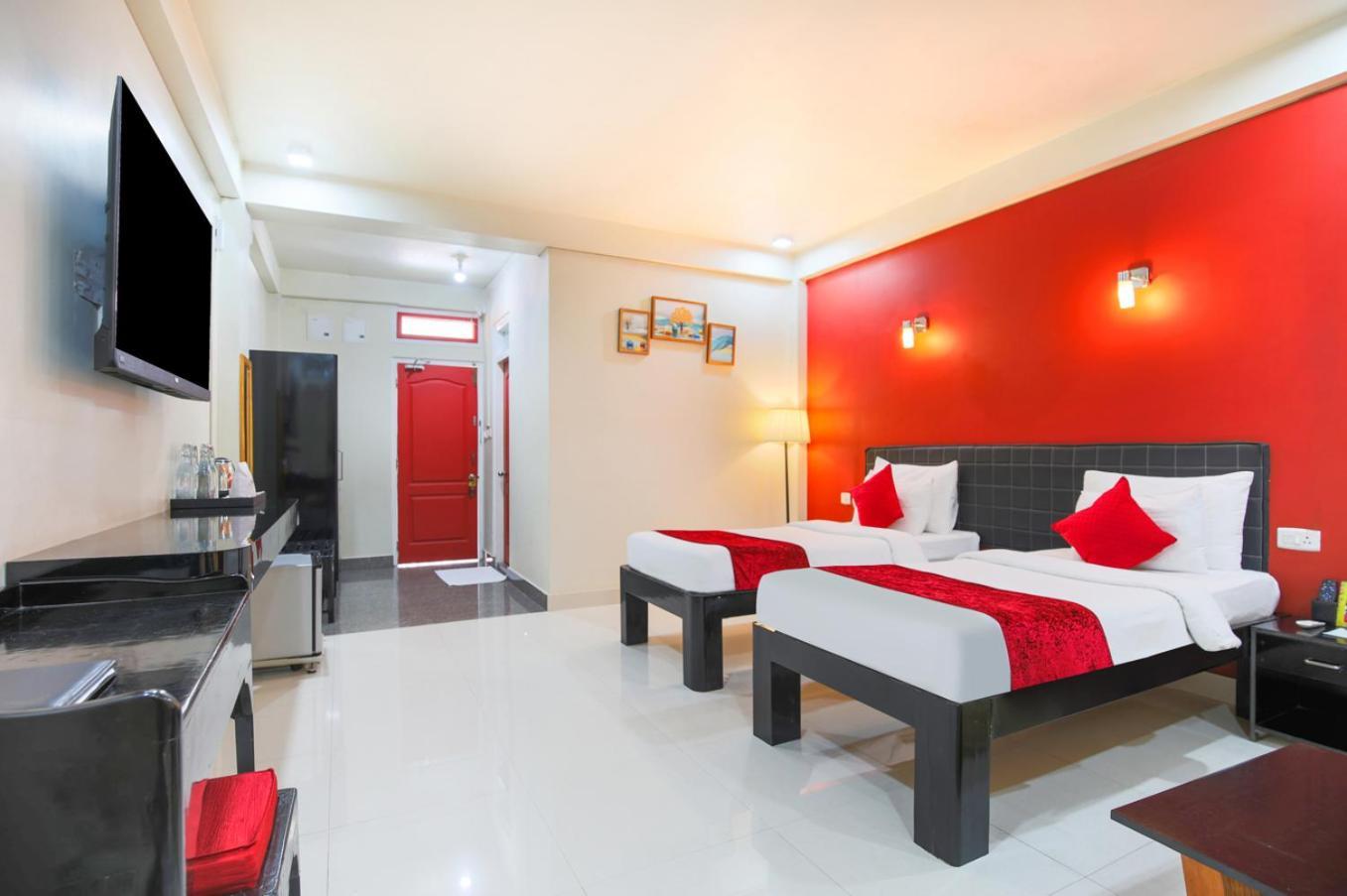 La Nicholas Lake View By Summit Hotels Shillong Buitenkant foto